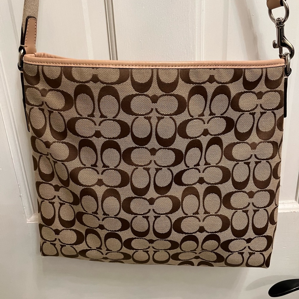 Coach purse - Picture 3 of 7